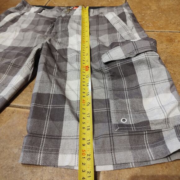 Quiksilver Amphibian Shorts Men’s Size 32 Plaid Gray Cargo Shorts Outdoor - Picture 7 of 7